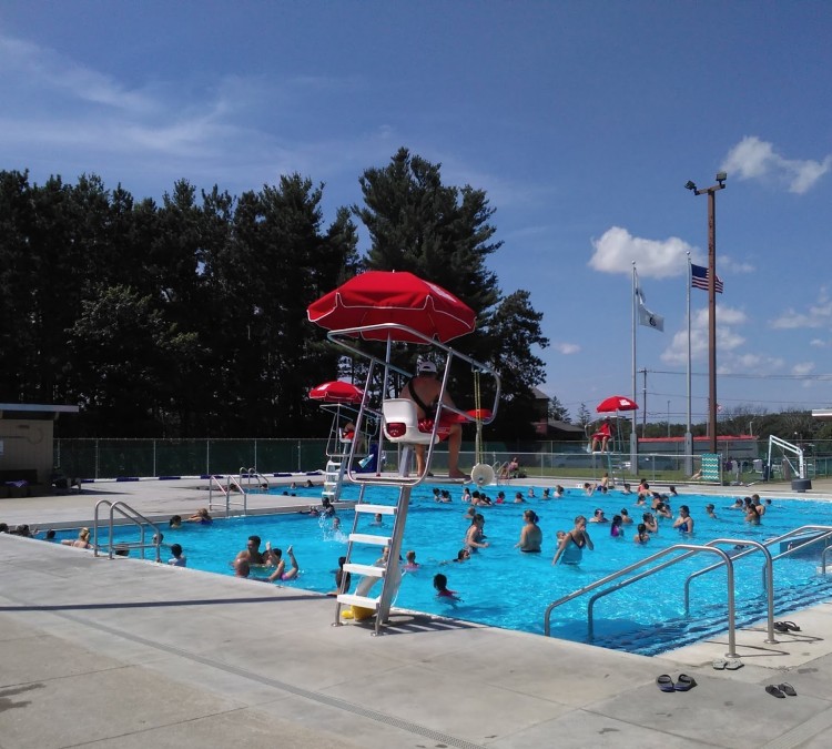 Philip J. Weihn Memorial Swimming Pool (Clinton,&nbspMA)